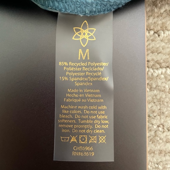 Size M Blue and White Tye Dye Leggings - Picture 6 of 17